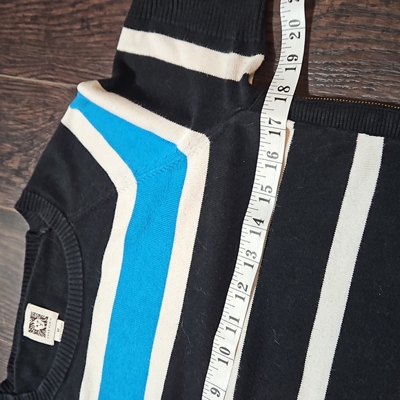 3/$45-Anne Klein Striped Knit Short Sleeve Shirt with Side Zip, Medium - Picture 13 of 13